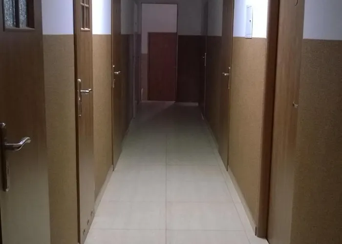 Albergue Szkolne Schronisko Mlodziezowe *